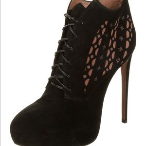 ALAiA SUEDE PRINTED LACE -UP Boots